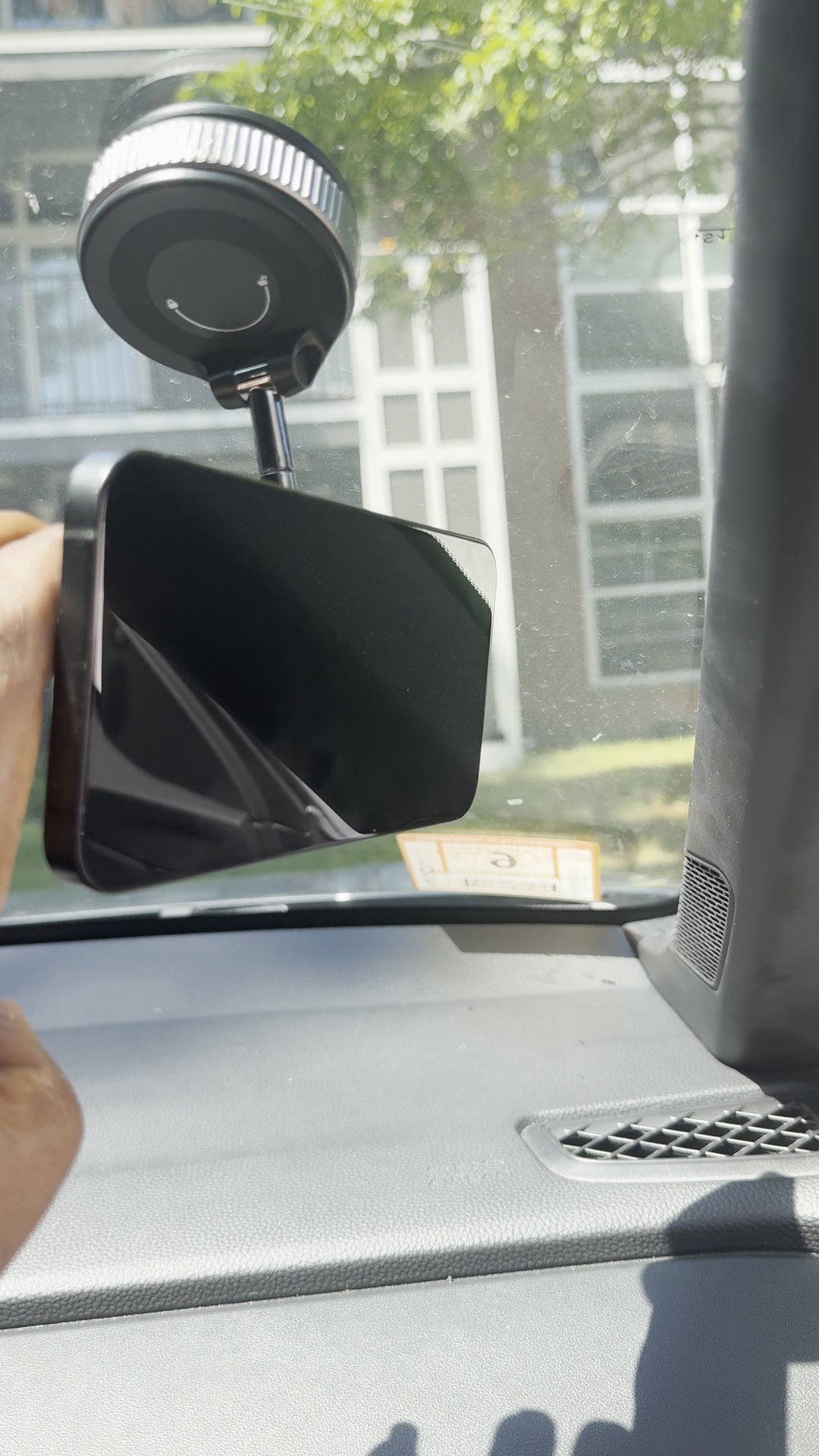 360° Vacuum Magnetic Phone Mount